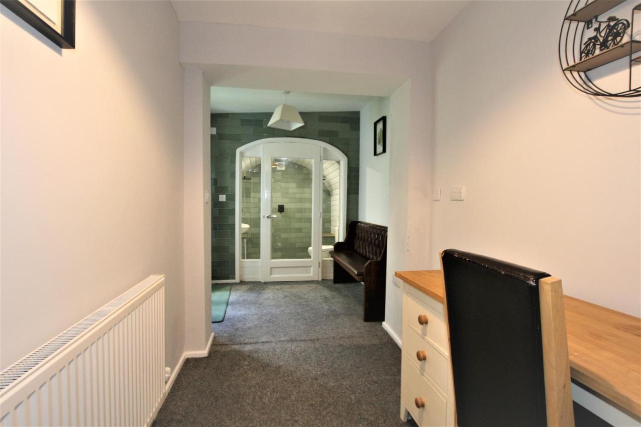 Central Serviced Apartments By Roomsbooked Cheltenham Exteriér fotografie