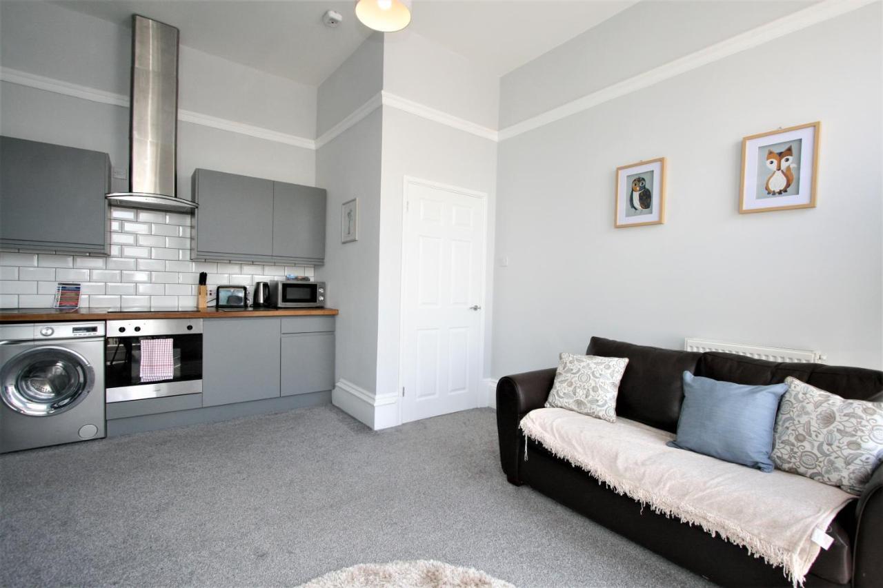 Central Serviced Apartments By Roomsbooked Cheltenham Exteriér fotografie